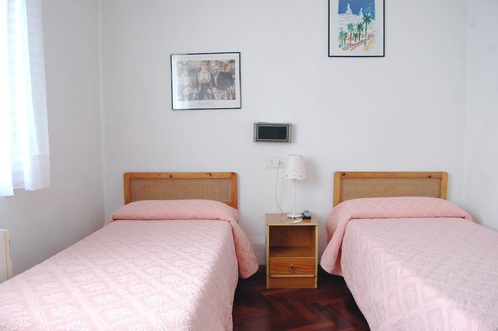 Hostal Charo II Saint-Jacques-de-Compostelle Chambre photo