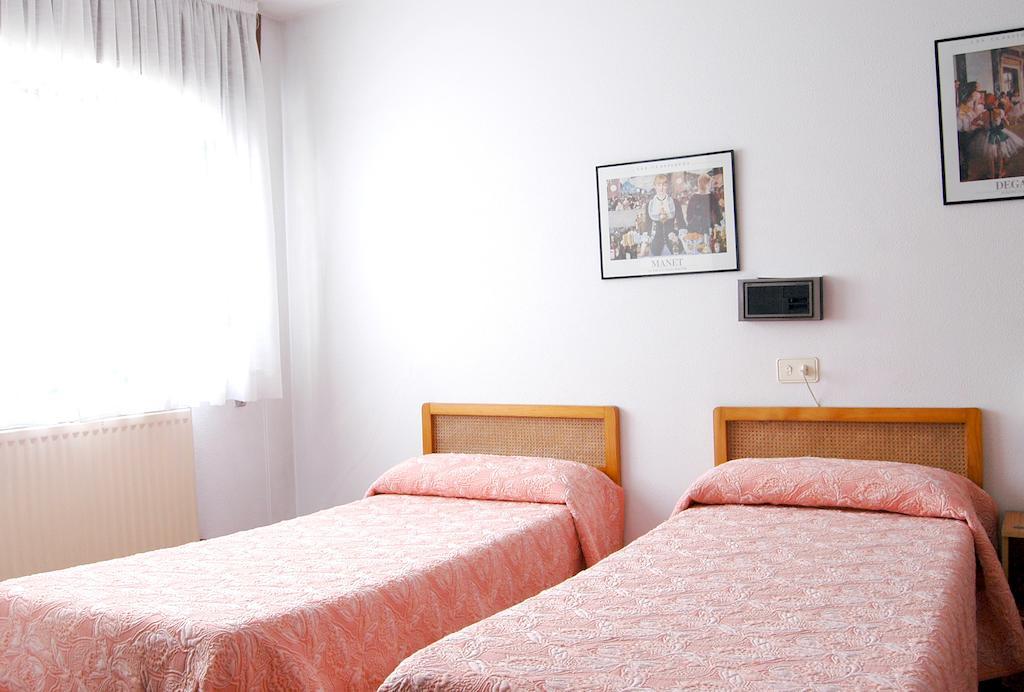 Hostal Charo II Saint-Jacques-de-Compostelle Chambre photo