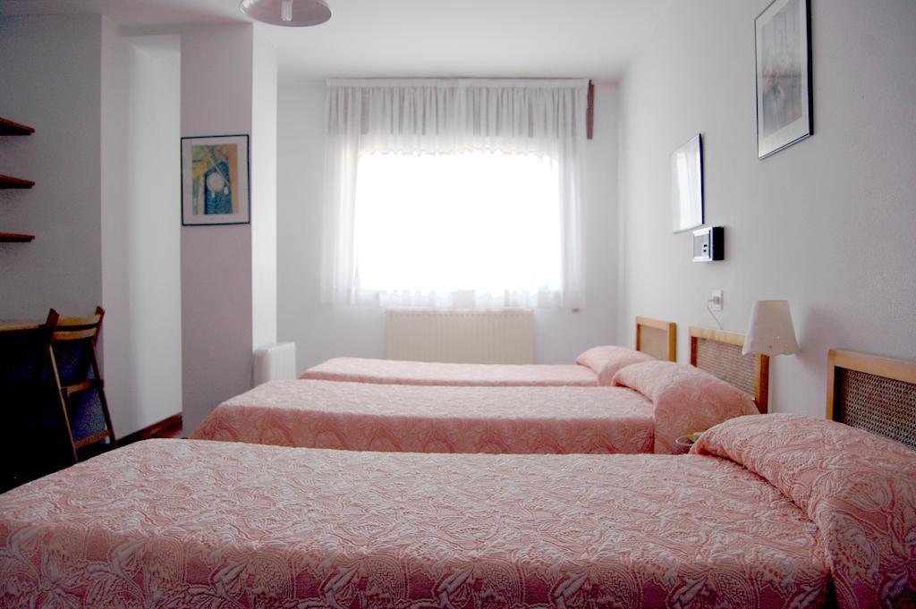 Hostal Charo II Saint-Jacques-de-Compostelle Chambre photo
